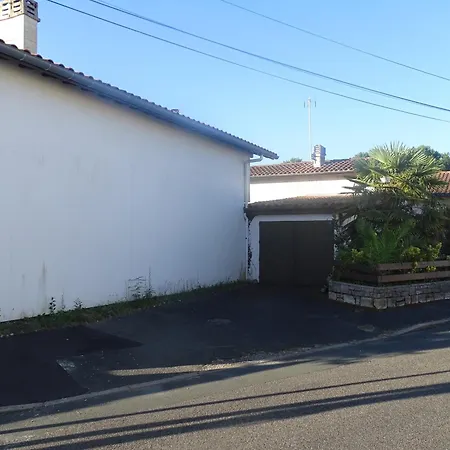 Pour Fete De Bayonne Homestay